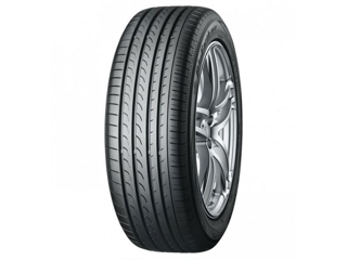 215/60R17 96H Yokohama BluEarth RV-02 